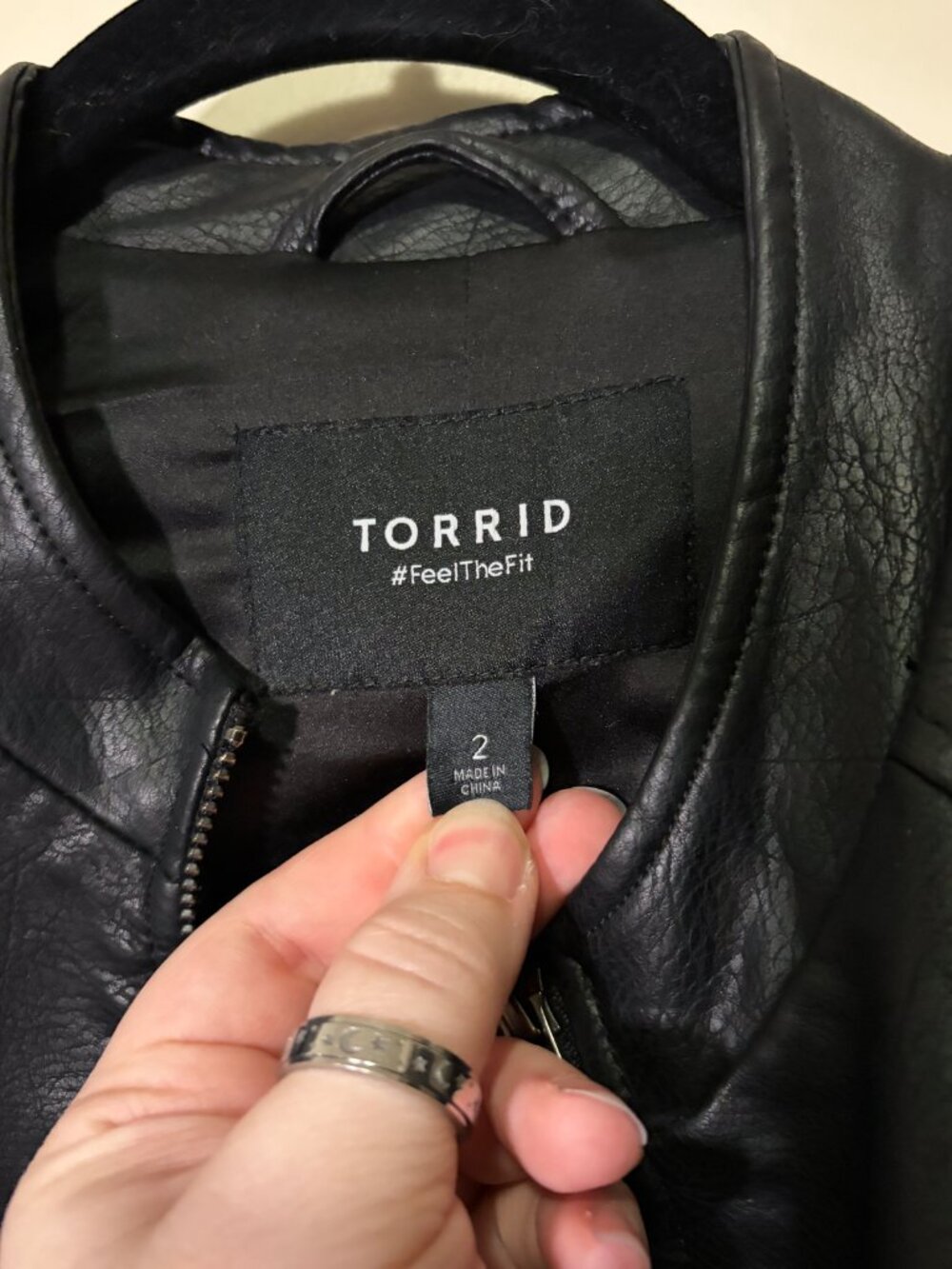 NWOT Torrid 2 (2X) Black Faux Leather Moto Collarless Jacket - Picture 5 of 12